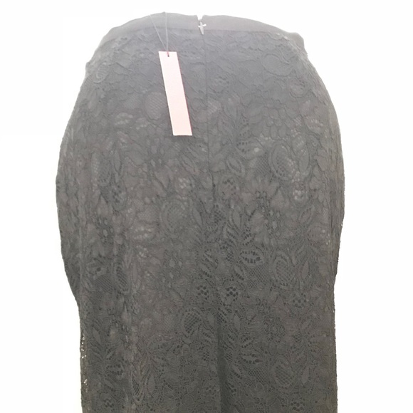 NWT NYC Lace Skirt - Picture 2 of 8
